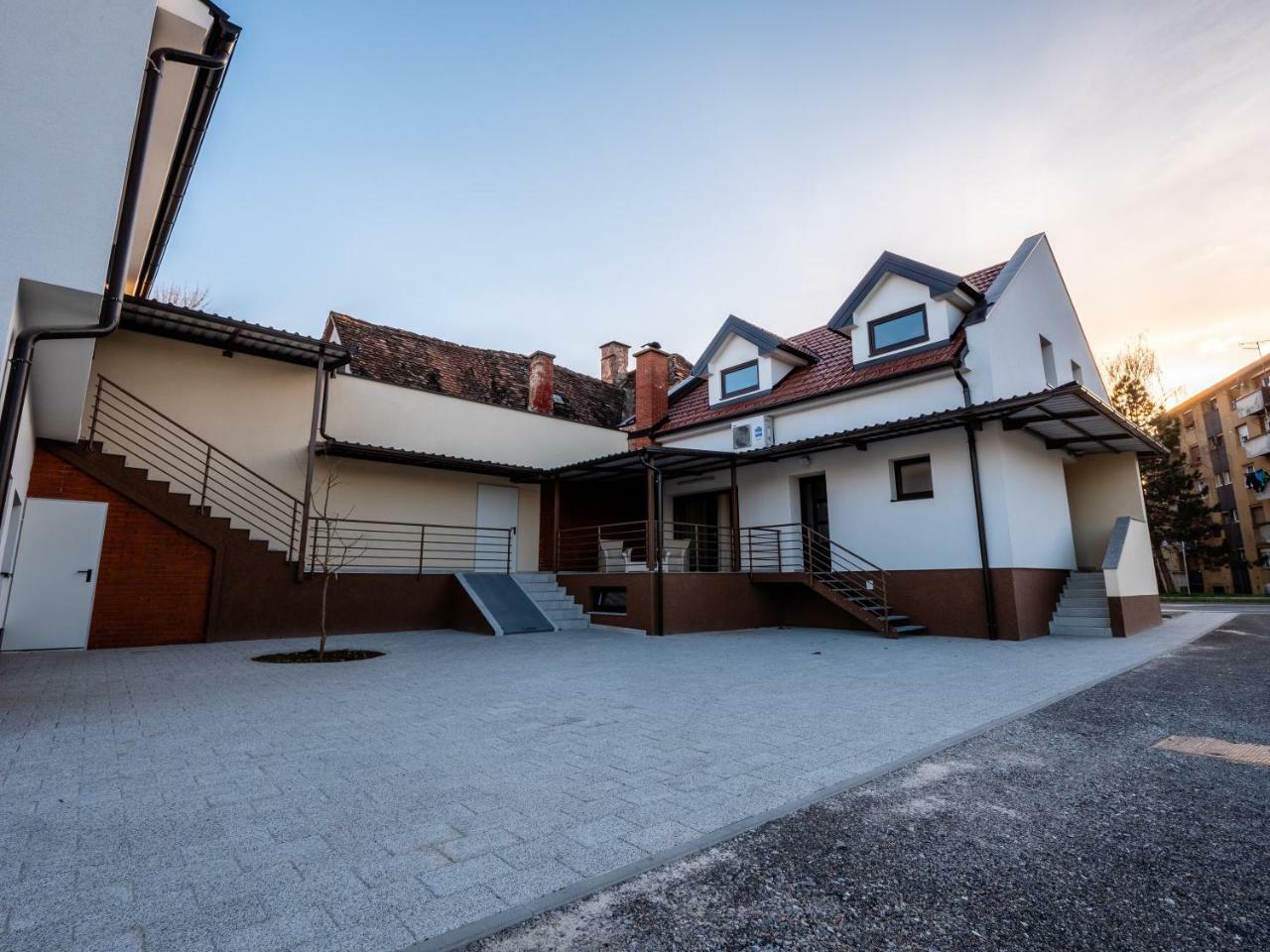 Eva Rooms & Studio Apartment Karlovac Extérieur photo