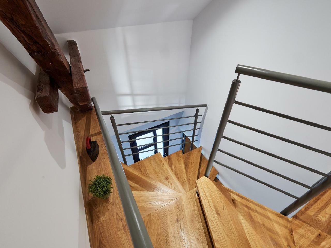 Eva Rooms & Studio Apartment Karlovac Extérieur photo