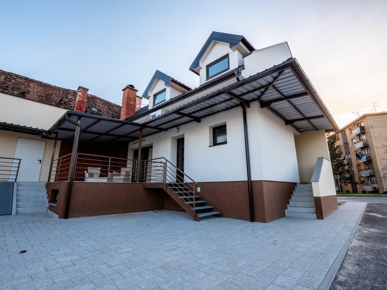 Eva Rooms & Studio Apartment Karlovac Extérieur photo